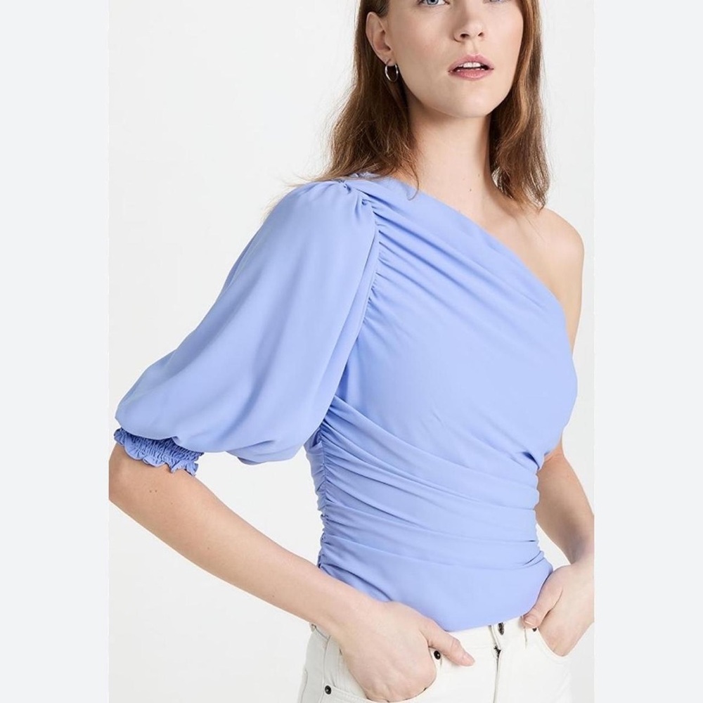 Amanda Uprichard Revolve One-Shoulder
Beckham Top in English Lavender Size Small - Picture 2 of 3